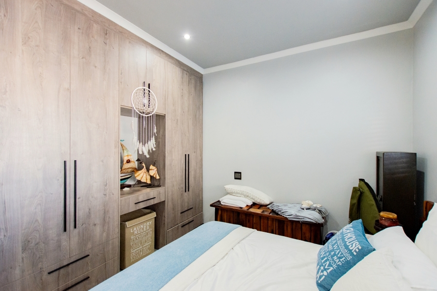 7 Bedroom Property for Sale in Myburgh Park Western Cape